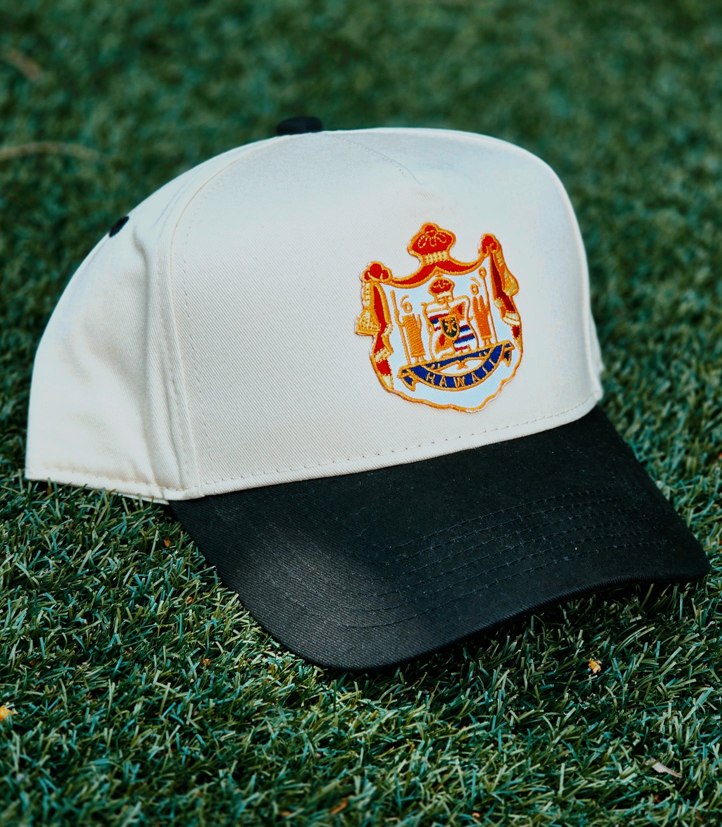 COAT OF ARMS HAT