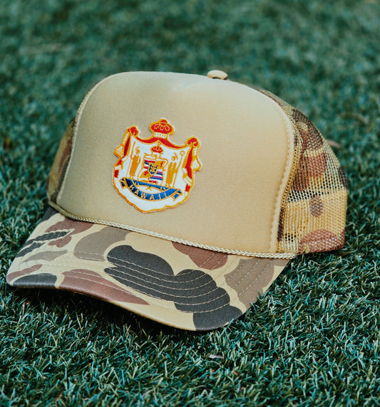 COAT OF ARMS TRUCKER HAT