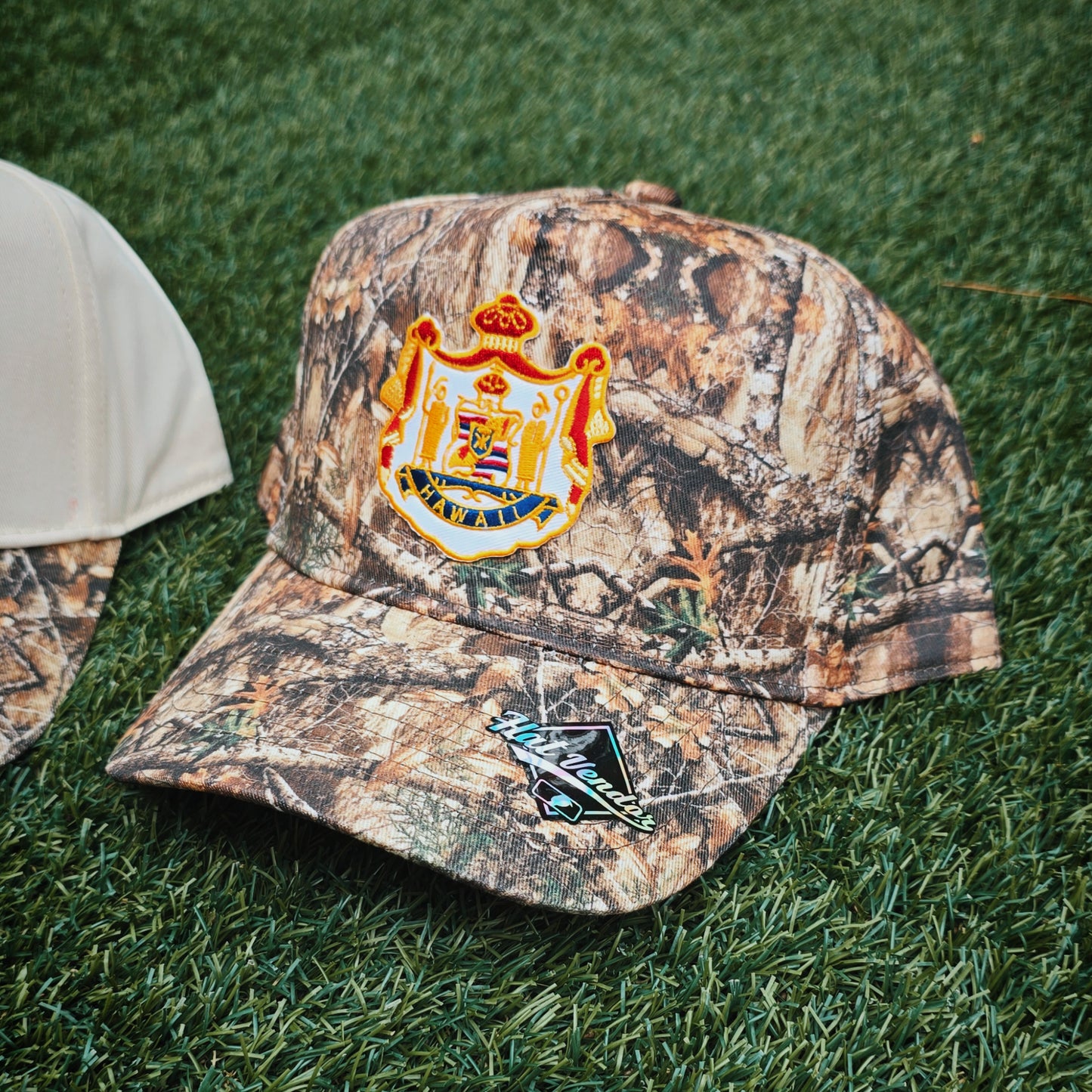 COAT OF ARMS HAT