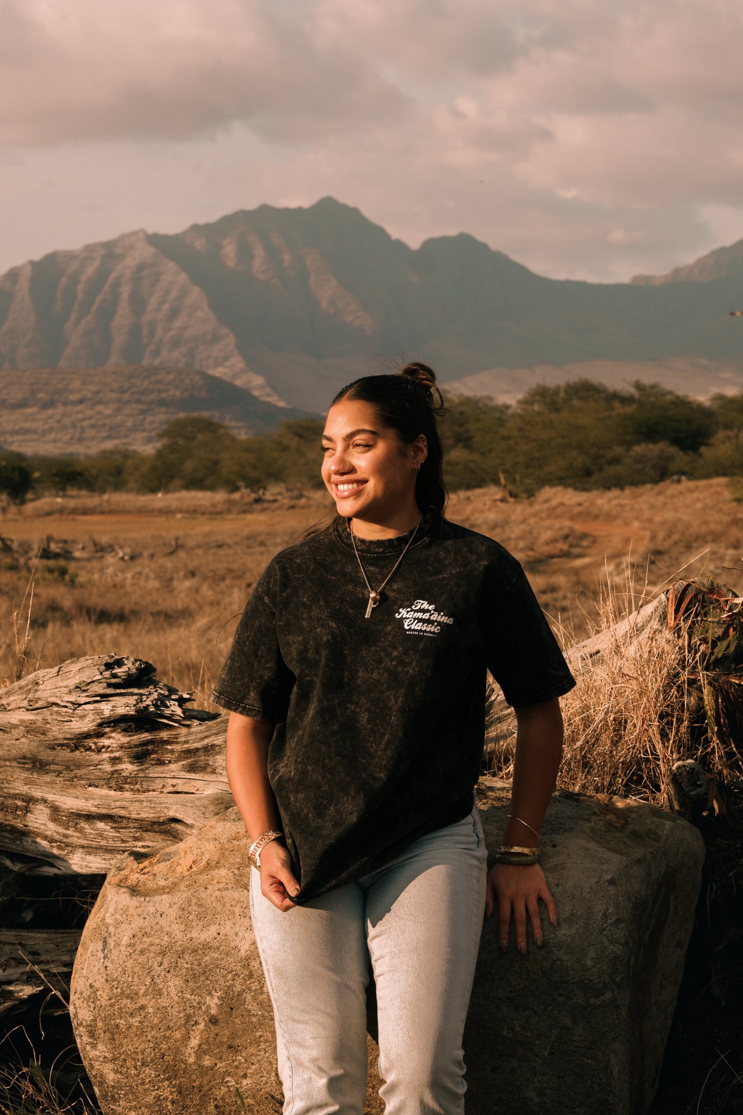 PŌHAKU MINERAL WASH TEE