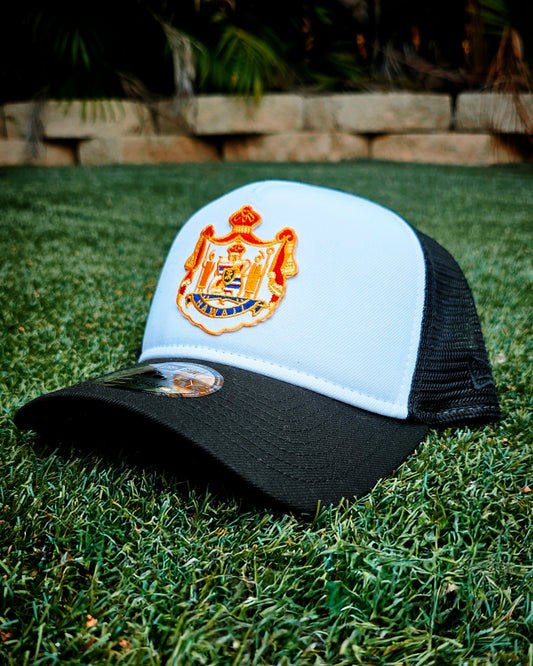 COAT OF ARMS NEW ERA TRUCKER